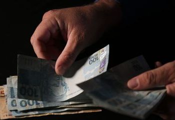 Grupo busca entender superendividamento das famílias brasileiras