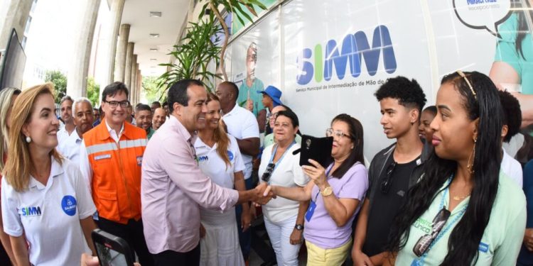 Emprego: Simm é reinaugurado em Salvador após reforma