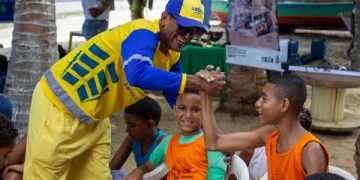 Sustentabilidade: Limpurb leva projeto “A Onda é Preservar” para Itapuã