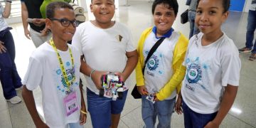 Alunos da Rede Municipal embarcam para Brasília para torneio nacional de robótica