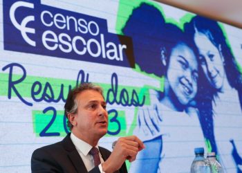 Brasil avança em creches e tempo integral