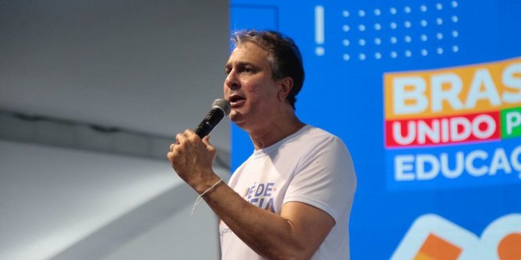 Pé-de-meia: mais de 283 mil estudantes vão receber o incentivo na Bahia