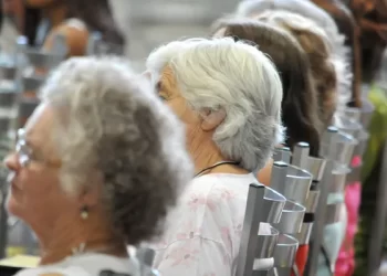 Proteção: Projeto exige que idosos assinem pessoalmente empréstimos feitos por telefone ou internet